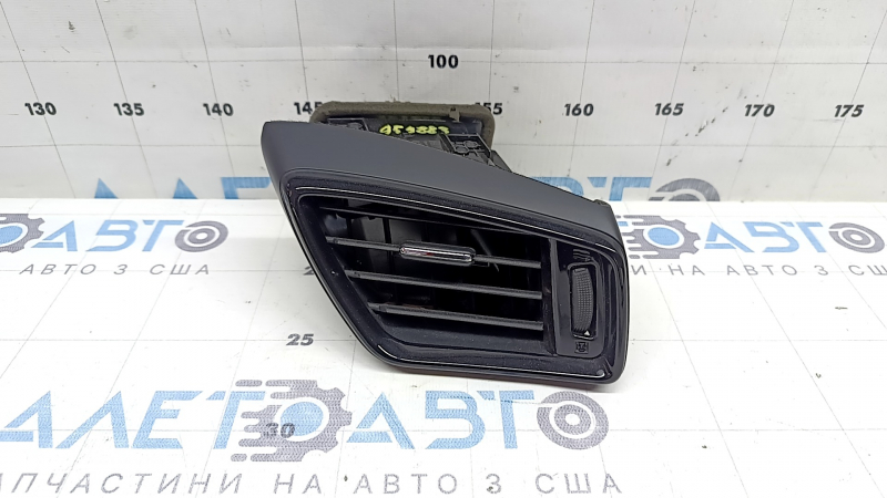 Дефлектор воздуховода торпеды правый Nissan Rogue Sport 17-20 черный, царапины