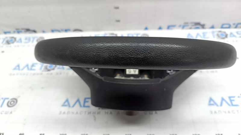 Руль голый Nissan Rogue Sport 19-22 резина черный, без кнопок, потерт