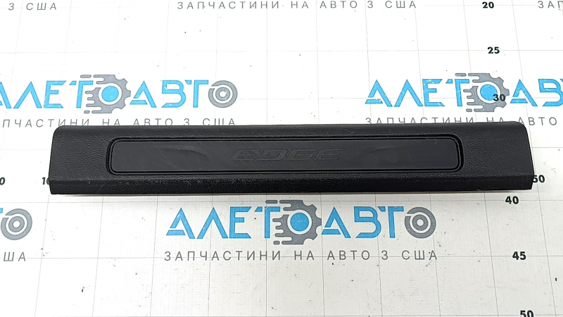 Накладка порога передняя левая Ford Edge 19-24 черная, потерта