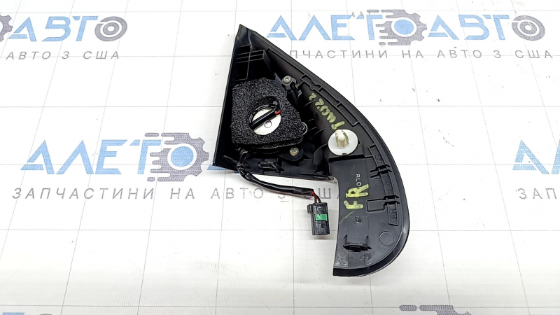 Крышка зеркала внутренняя правая Hyundai Tucson 22-26 с пищалкой