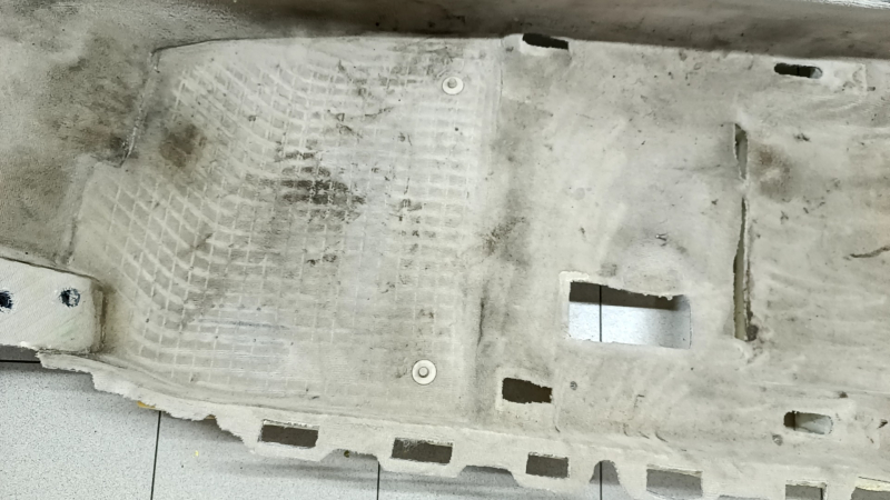 Покрытие пола Audi A6 C7 12-18 бежевое, под химчистку, окалины, порван поролон