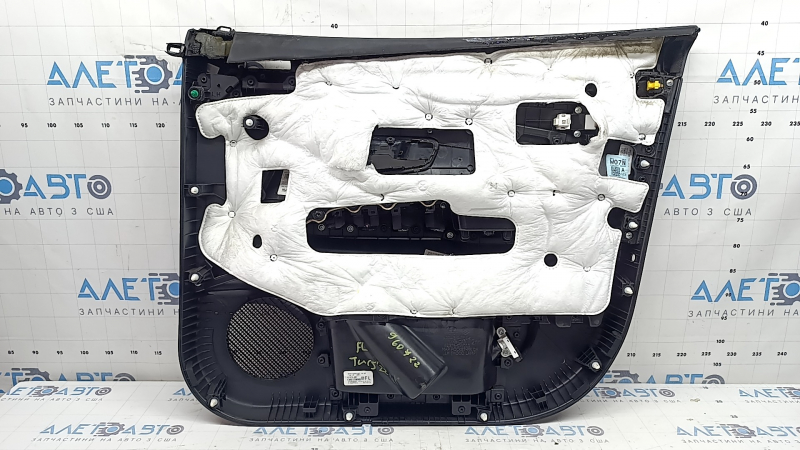 Обшивка двери карточка передняя левая Hyundai Tucson 22-24 черная с черной вставкой ткань, подлокотник черный кожа, хром молдинг с черным глянцем, Bose, под кнопку памяти сидения, царапины, под химчистку, в копоти