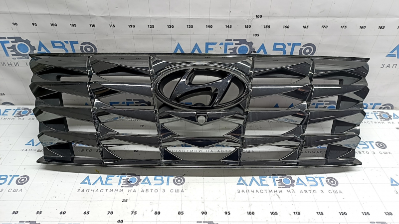 Решетка радиатора grill в сборе Hyundai Tucson 22-26 под камеру, черная