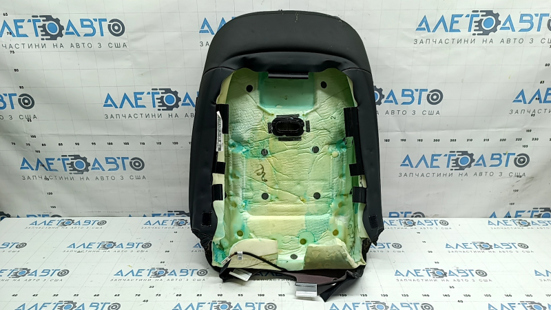 Обшивка спинки водительского сиденья Hyundai Tucson 22-26 кожа черная, перфорация, подогрев, под вентиляцию, пятна оплавленного пластика, под химчистку