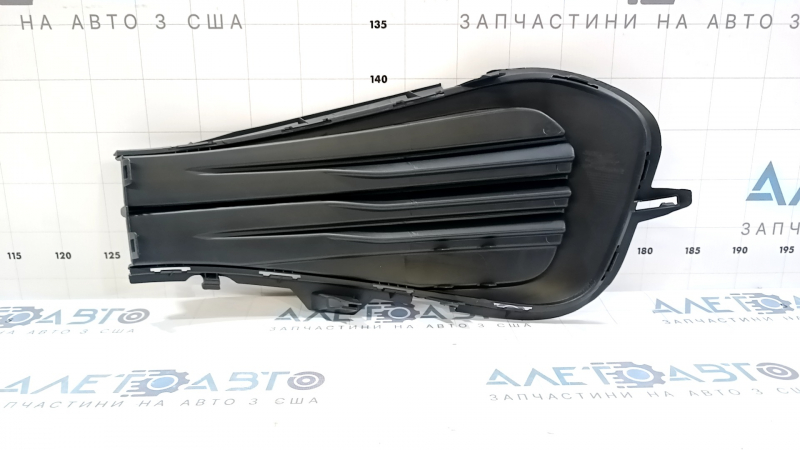 Решітка бампера ліва VW Jetta 22-24 без птф, структура