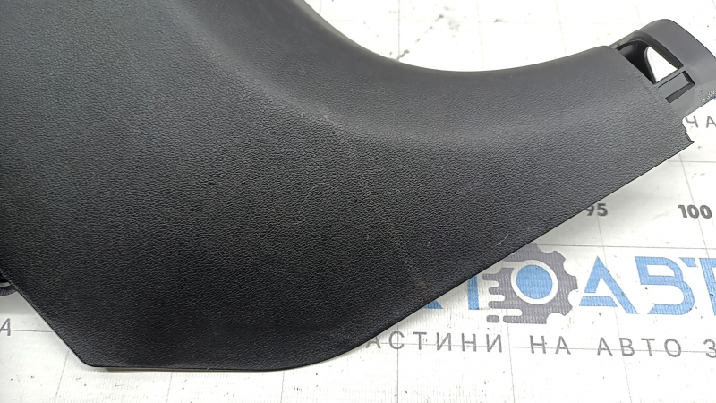 Накладка передней стойки нижняя правая Hyundai Tucson 22-26 черная, царапины