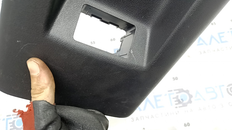 Накладка центральной консоли задняя Hyundai Tucson 22-26 черная, тип 2, царапины, сломано крепление, тычка