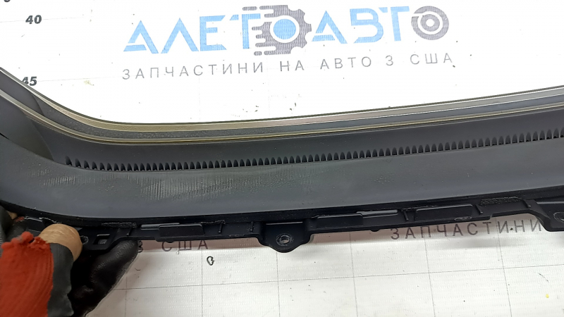 Накладка передней панели с дефлектором воздуховода правая Hyundai Tucson 22-24 черная, в копоти