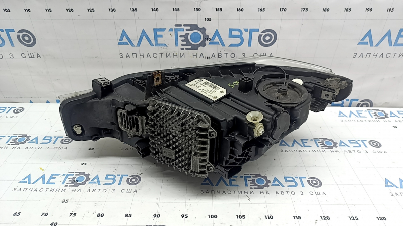 Фара передняя правая в сборе BMW 3 F30 16-18 LED сколы, под полировку