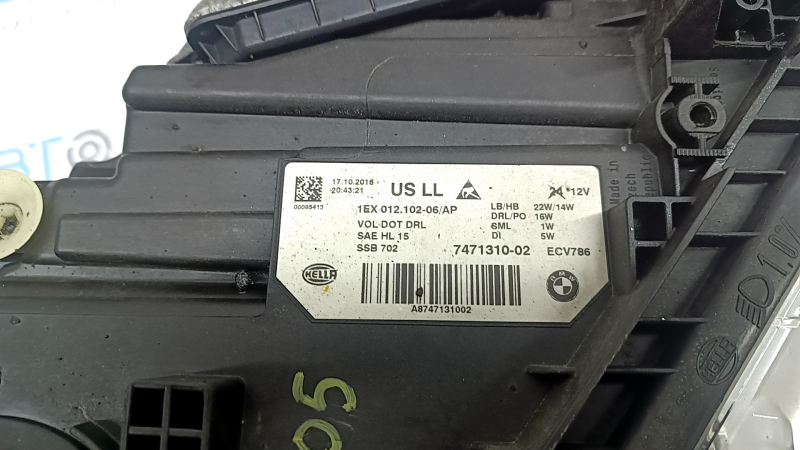 Фара передняя правая в сборе BMW 3 F30 16-18 LED сколы, под полировку