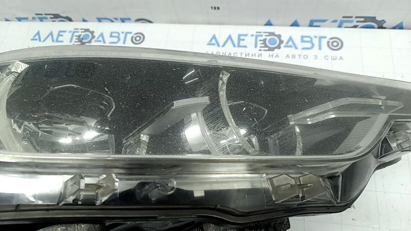Фара передняя правая в сборе BMW 3 F30 16-18 LED сколы, под полировку