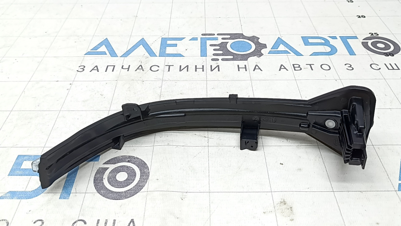 Поворотник зеркала правый BMW 5 G30 17-23 под хром