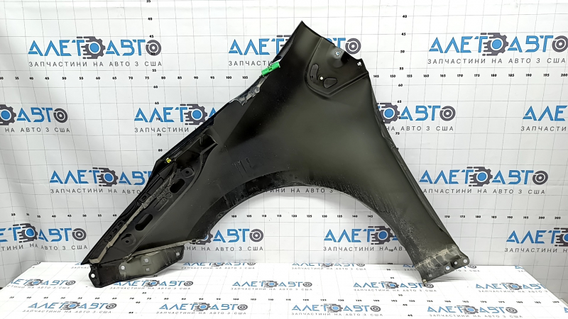 Крыло переднее правое Toyota Prius 50 16-22 черный 218, тычки, вмятинки