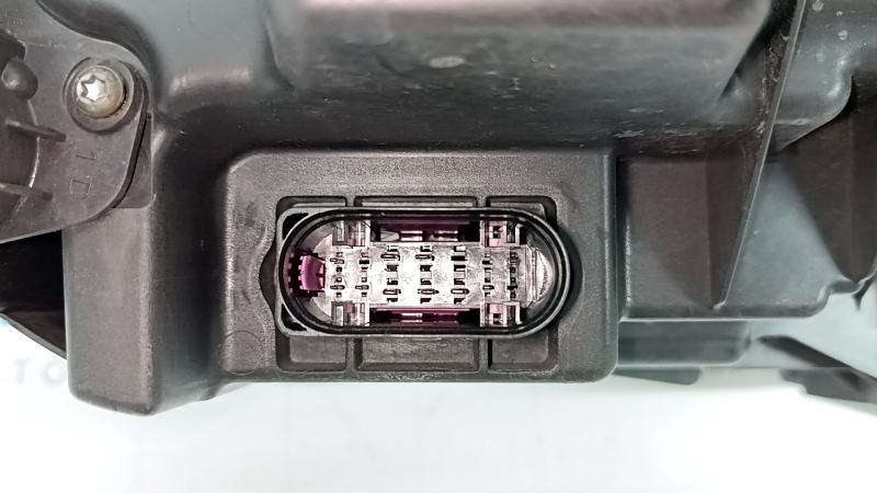 Фара передняя левая в сборе Volvo XC90 16-17 LED, под полировку, паутинка