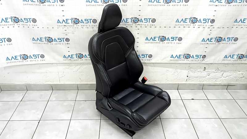 Пассажирское сидение Volvo XC90 16-17 с airbag, электрическое, подогрев, кожа черная наппа, R-Design, примято, царапина
