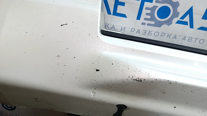 Порог левый Volvo XC90 16-26 с уплотнителем, белый, царапины, надрыв, потерт, отпаяны крепления