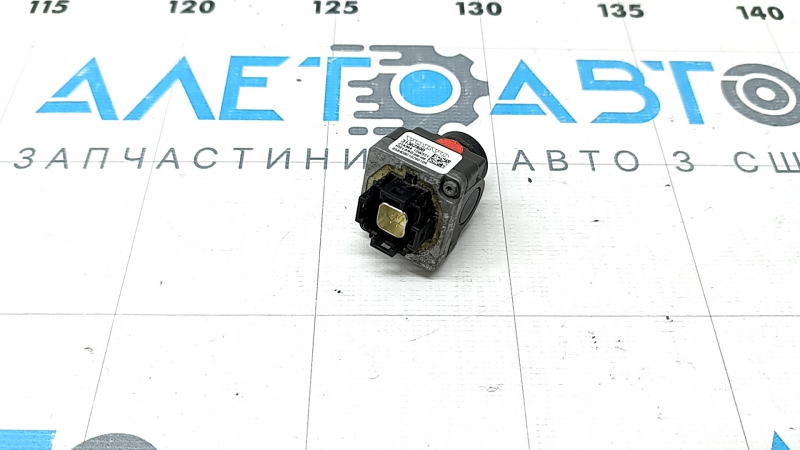 Камера передняя Volvo XC90 16-24 в решетке, песок