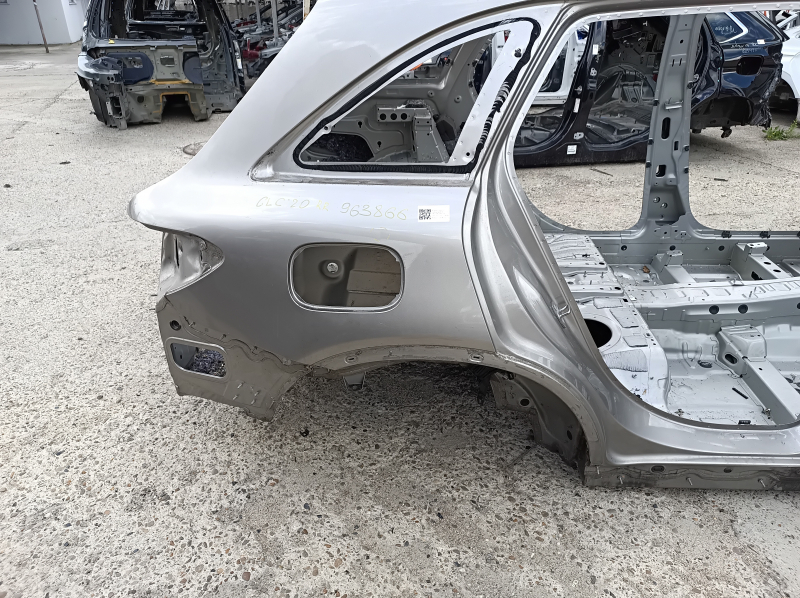 Четверть крыло задняя правая Mercedes GLC 16-22 SUV на кузове, серебро, тычка