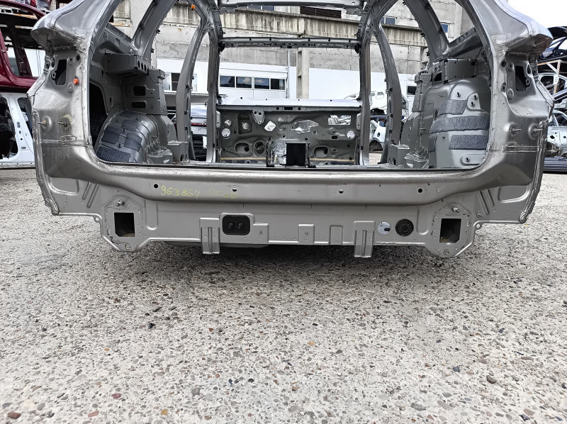 Задняя панель Mercedes GLC 16-22 3 части, на кузове, серебро