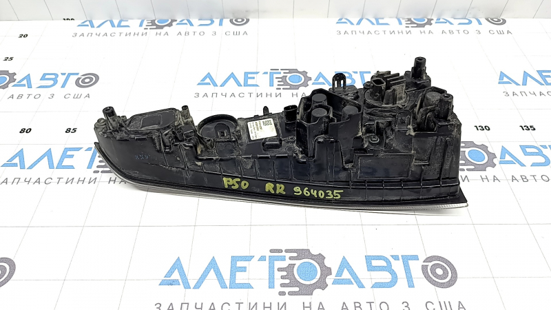 Фонарь нижний бампер правый Toyota Prius 50 16-18 стекло грязное изнутри