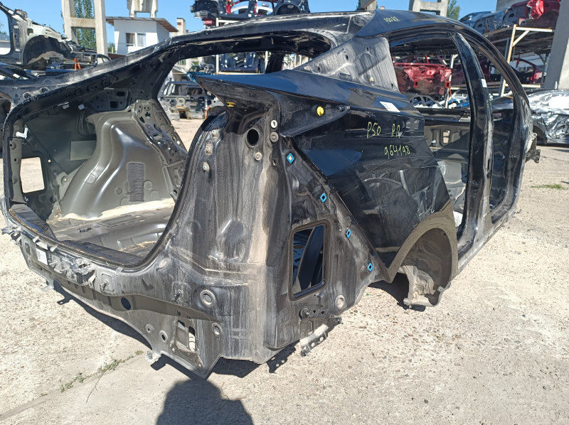 Четверть крыло задняя правая Toyota Prius 50 16-18 под BSM на кузове, черная, тычка