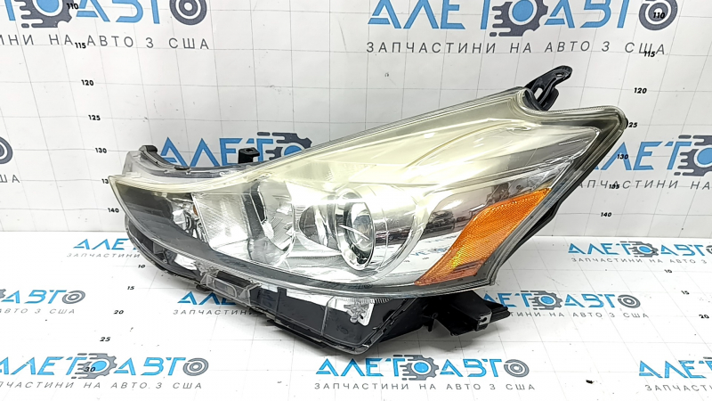 Фара передняя левая Toyota Prius V 15-17 голая, галоген, под полировку, сломано крепление
