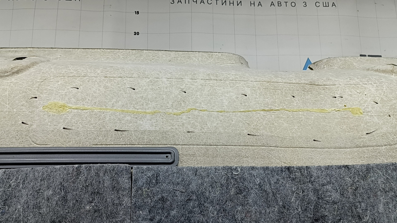 Обшивка потолка Toyota Prius V 12-16 серая, без люка, заломы, под химчистку, надрывы, оторван пенопласт