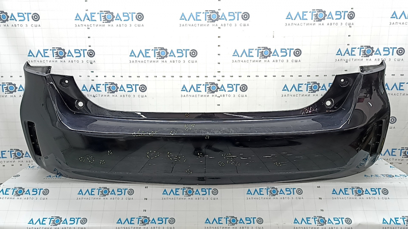 Бампер задний голый Toyota Prius V 12-17 без губы, черный, вмятины, царапины