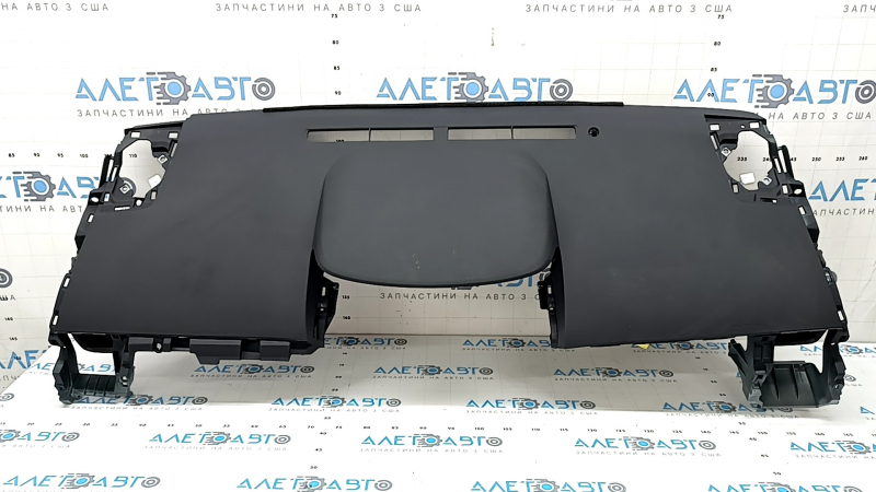 Торпедо передняя панель верхняя часть с AIRBAG Toyota Prius V 12-16 черная, царапины