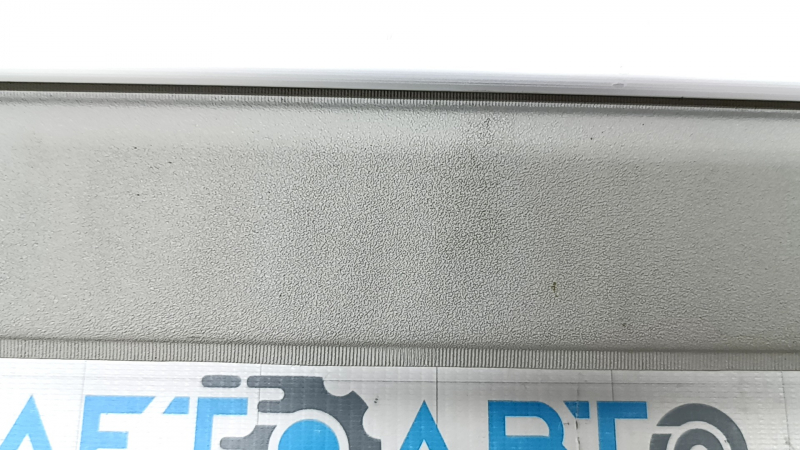 Шторка багажника Toyota Prius V 12-17 серая, царапины, под чистку