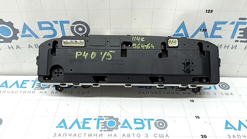 Щиток приборов Toyota Prius V 12-17 usa, 114к, царапины