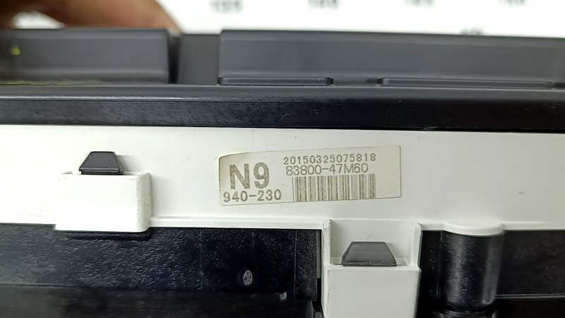 Щиток приборов Toyota Prius V 12-17 usa, 114к, царапины