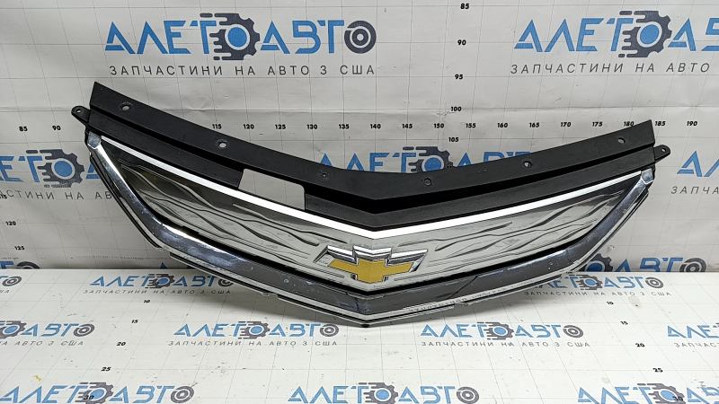 Решетка радиатора grill Chevrolet Volt 16-19 хром, с эмблемой