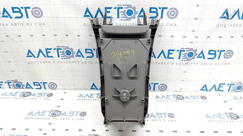 Накладка центральной консоли Toyota Prius V 15-17 серая, царапины