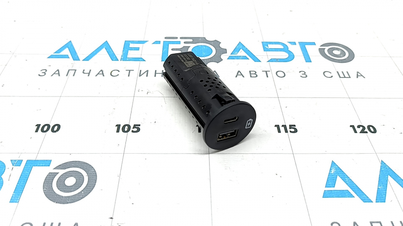 Порт зарядки центральної консолі Type-C+USB Ford Escape MK4 20-26