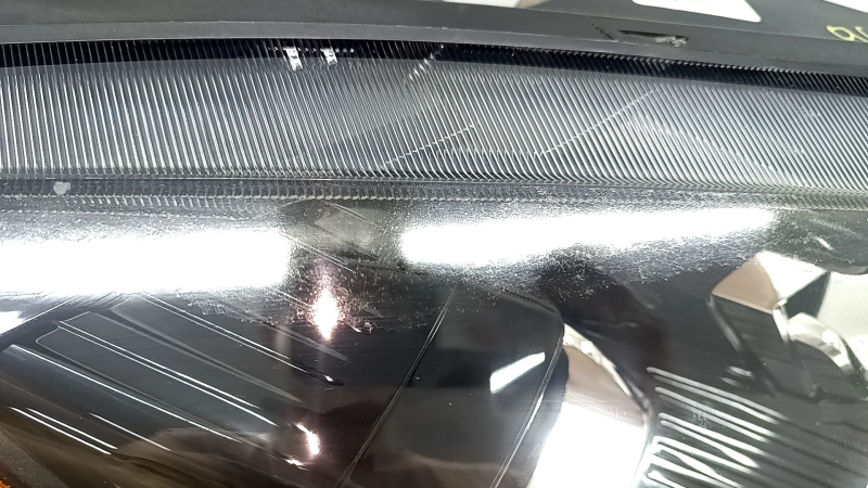Фара передняя правая Ford Escape MK4 20-22 галоген + LED DRL, полез лак