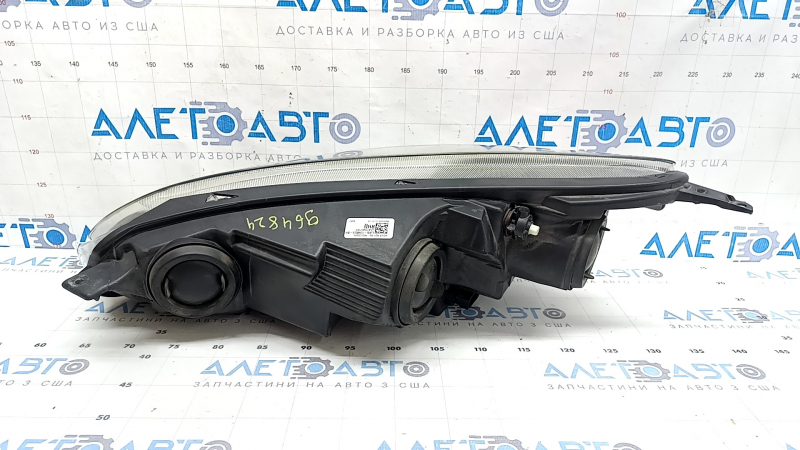 Фара передняя правая Ford Escape MK4 20-22 галоген + LED DRL, полез лак