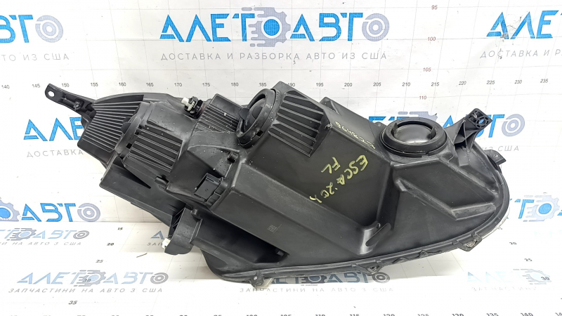 Фара передняя левая Ford Escape MK4 20-22 галоген + LED DRL, царапина