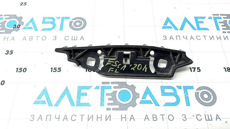 Крепление переднего бампера левое Ford Escape MK4 20-26 сломано крепление