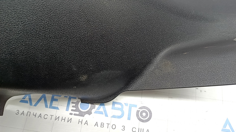 Накладка порога задняя левая Porsche Macan 15-26 черная под airbag, потерта