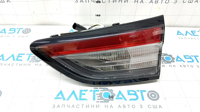 Фонарь внутренний крышка багажника правый Ford Escape MK4 20-22