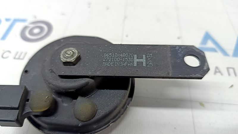 Сигнал high Toyota Prius V 12-17