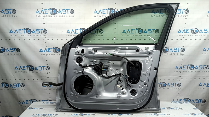 Дверь в сборе передняя правая Audi A4 B9 17-18 серебро LZ7G, keyless, крашена 0,15