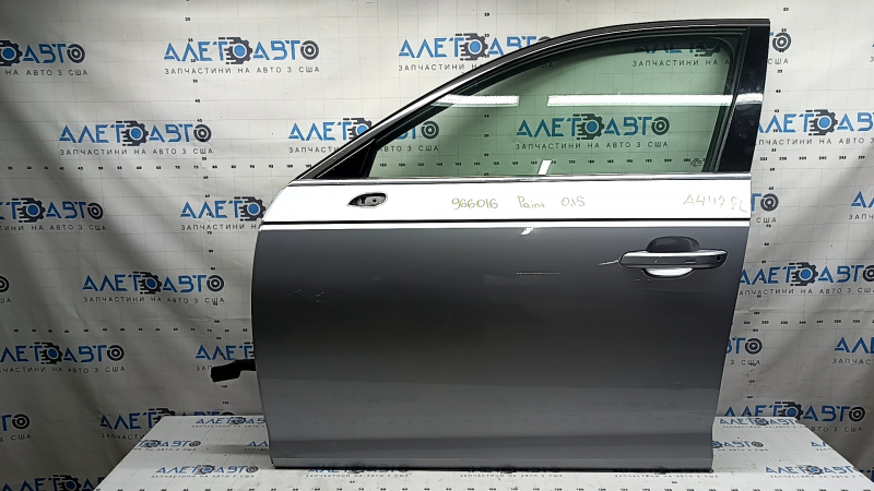 Дверь в сборе передняя левая Audi A4 B9 17-18 серебро LZ7G, keyless, тычка, крашена 0,15