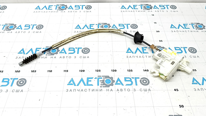 Доводчик двери задней правой Audi A6 C8 19-24 с тросом