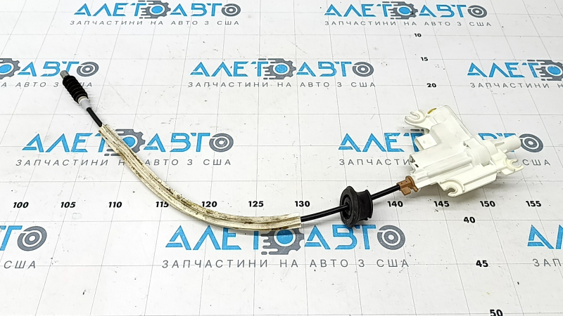 Доводчик двери задней правой Audi A6 C8 19-24 с тросом