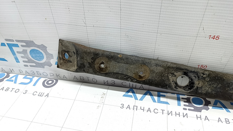 Распорка задней балки Toyota Prius V 12-17 тип 2, примята