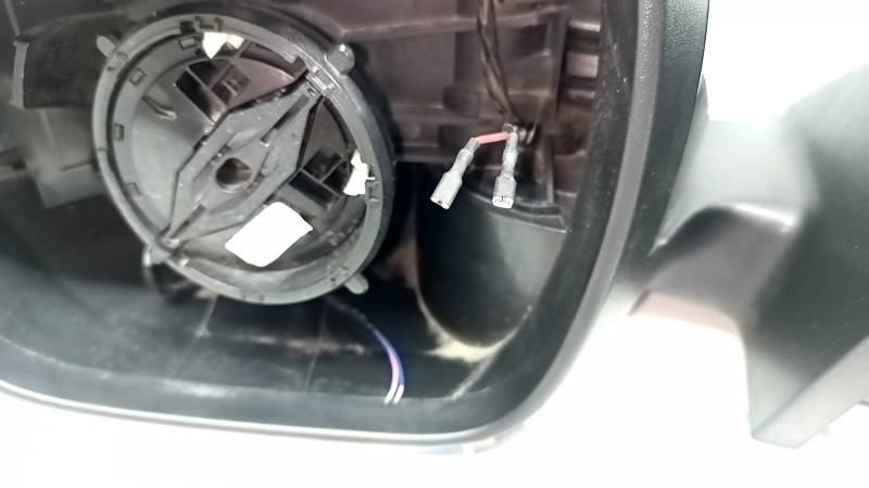 Зеркало боковое левое в сборе Ford Escape MK4 20-26 7 пинов, подогрев, BSM, черное, без зеркального элемента, царапины