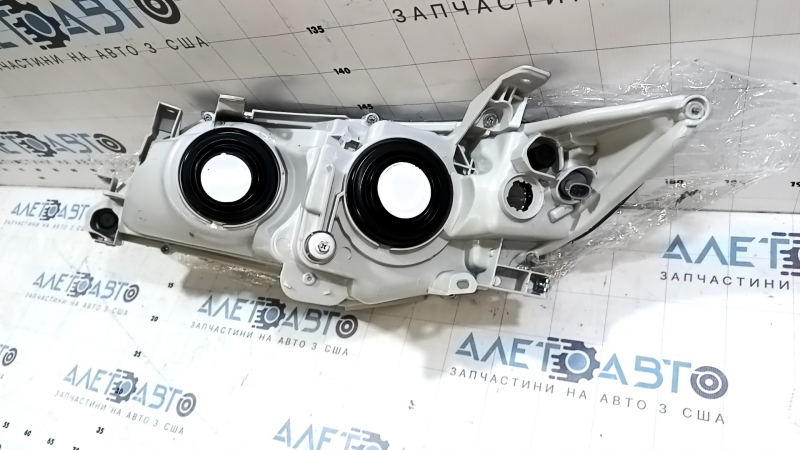 Фара передняя правая Toyota Camry v50 12-14 голая usa SE