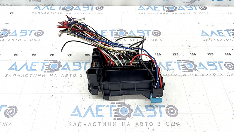 Блок предохранителей подкапотный Toyota Prius V 12-17